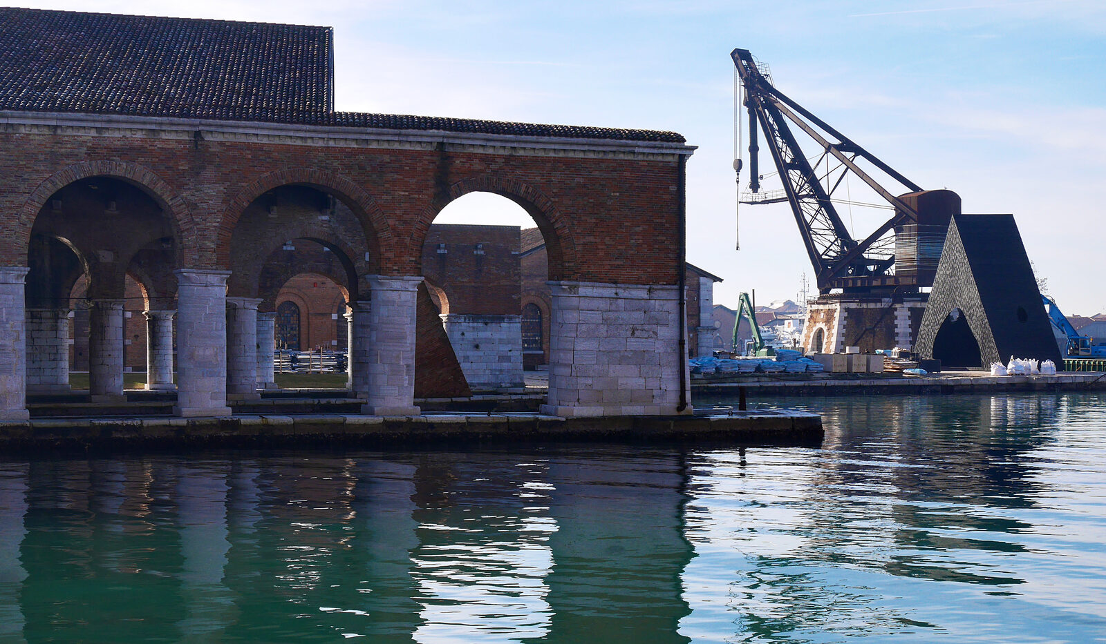 Arsenale : The massive Armstrong hydraulic crane that assisted in the construction of larger warships