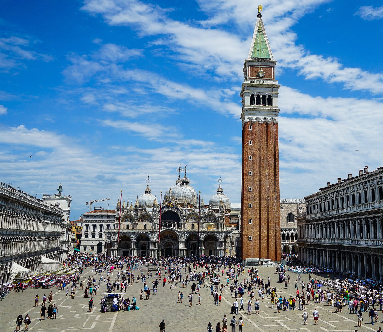 Basilica di San Marco : The Basilica in the context of Piazza San Marco
