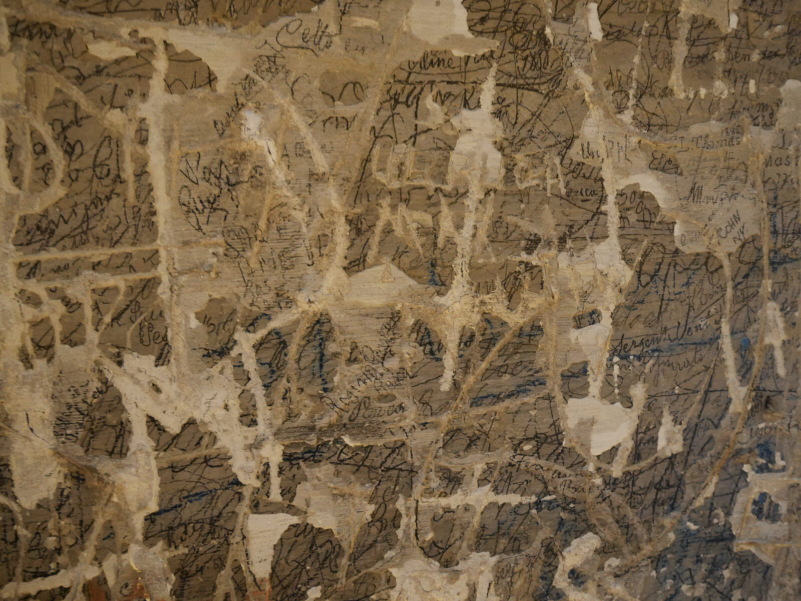 Bridge of Sighs : Although these are recent acts of vandalism, they provide a reasonable impression of the original graffiti left by prisoners on their way to the prison