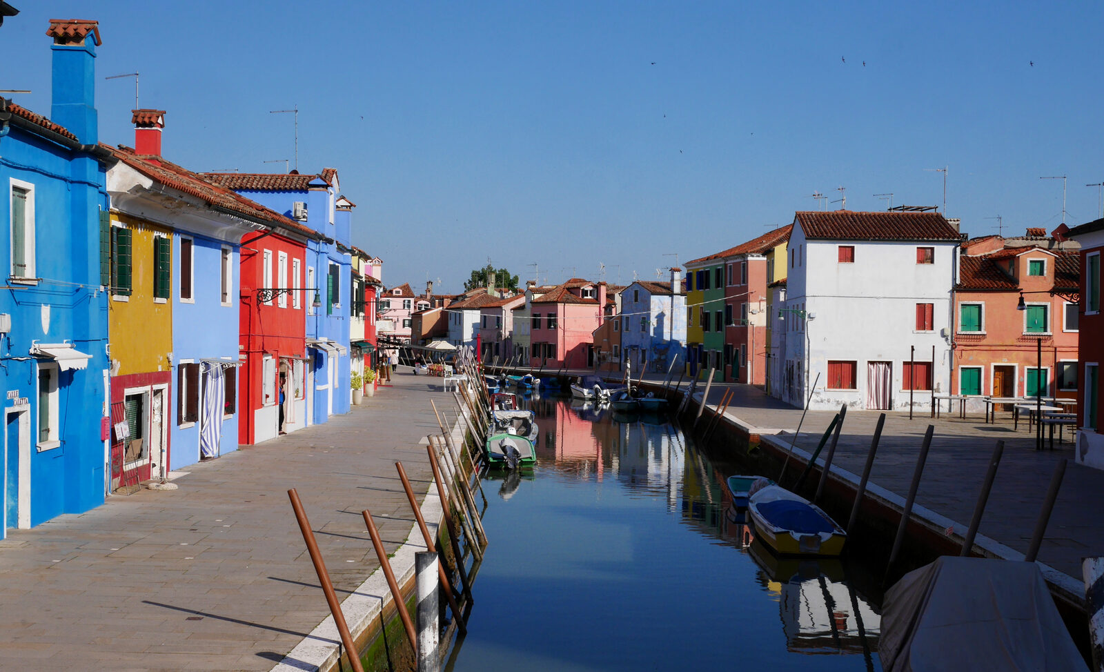 Burano : But wait… where is everyone? Wasn’t Burano meant to be packed with tourists?
