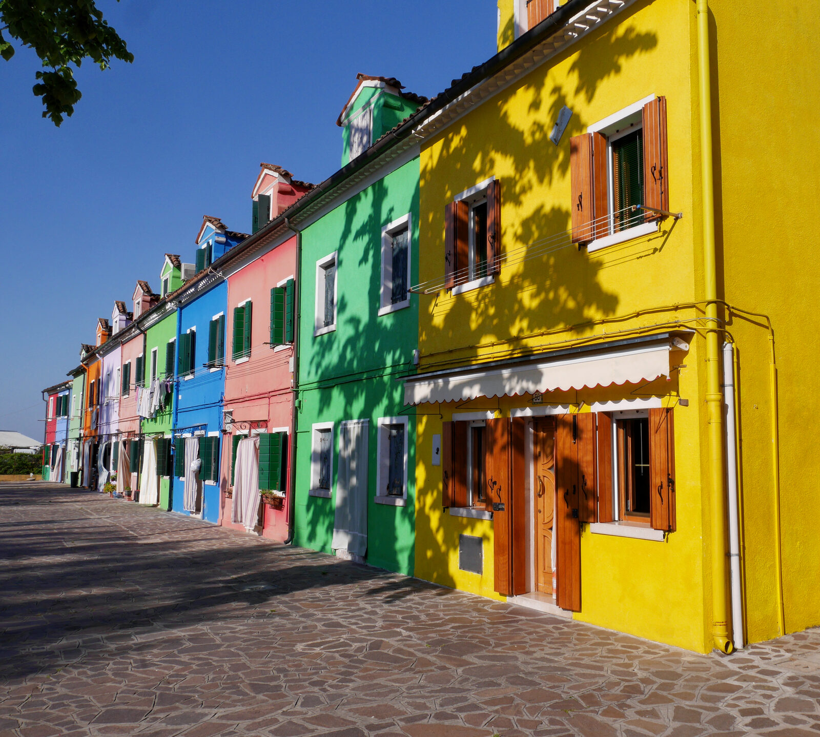 Burano : And there are houses with freshly applied paint, making their colors pop even more