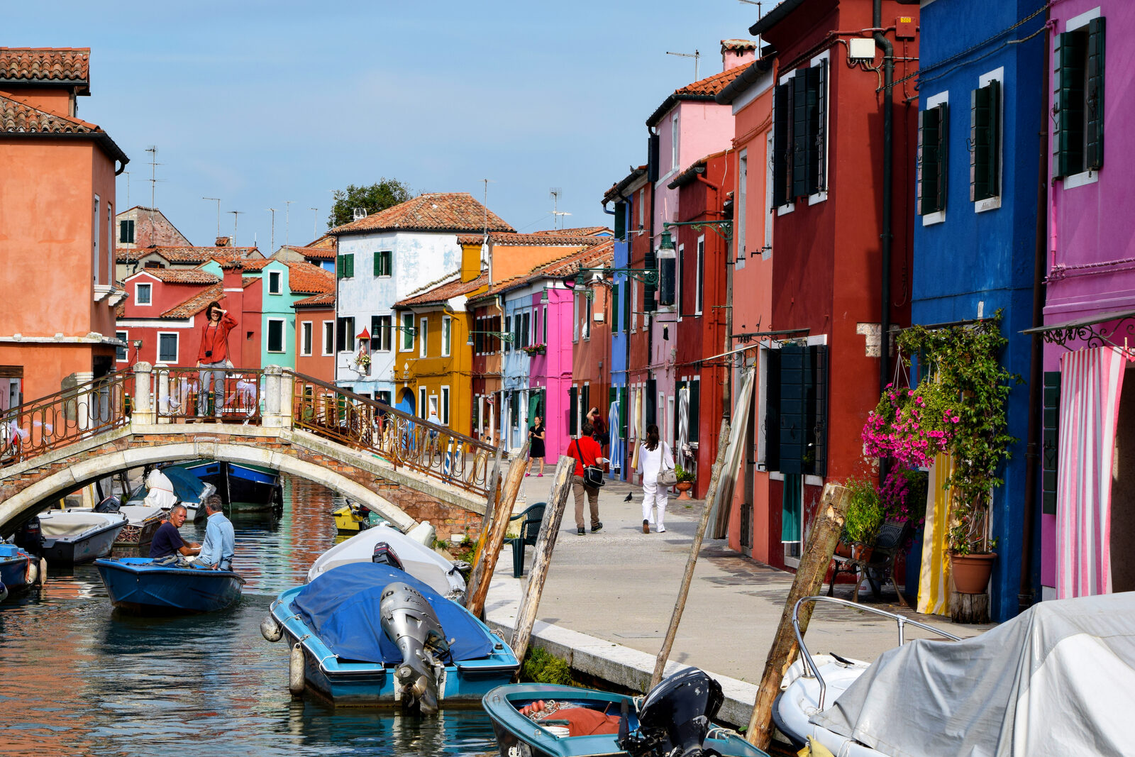 Burano : The iconic pastel-colored houses are unique within the Venetian lagoon