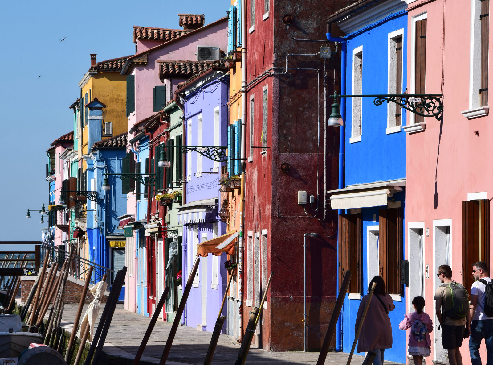 Burano : The neon-like effect becomes even more vivid on sunny days