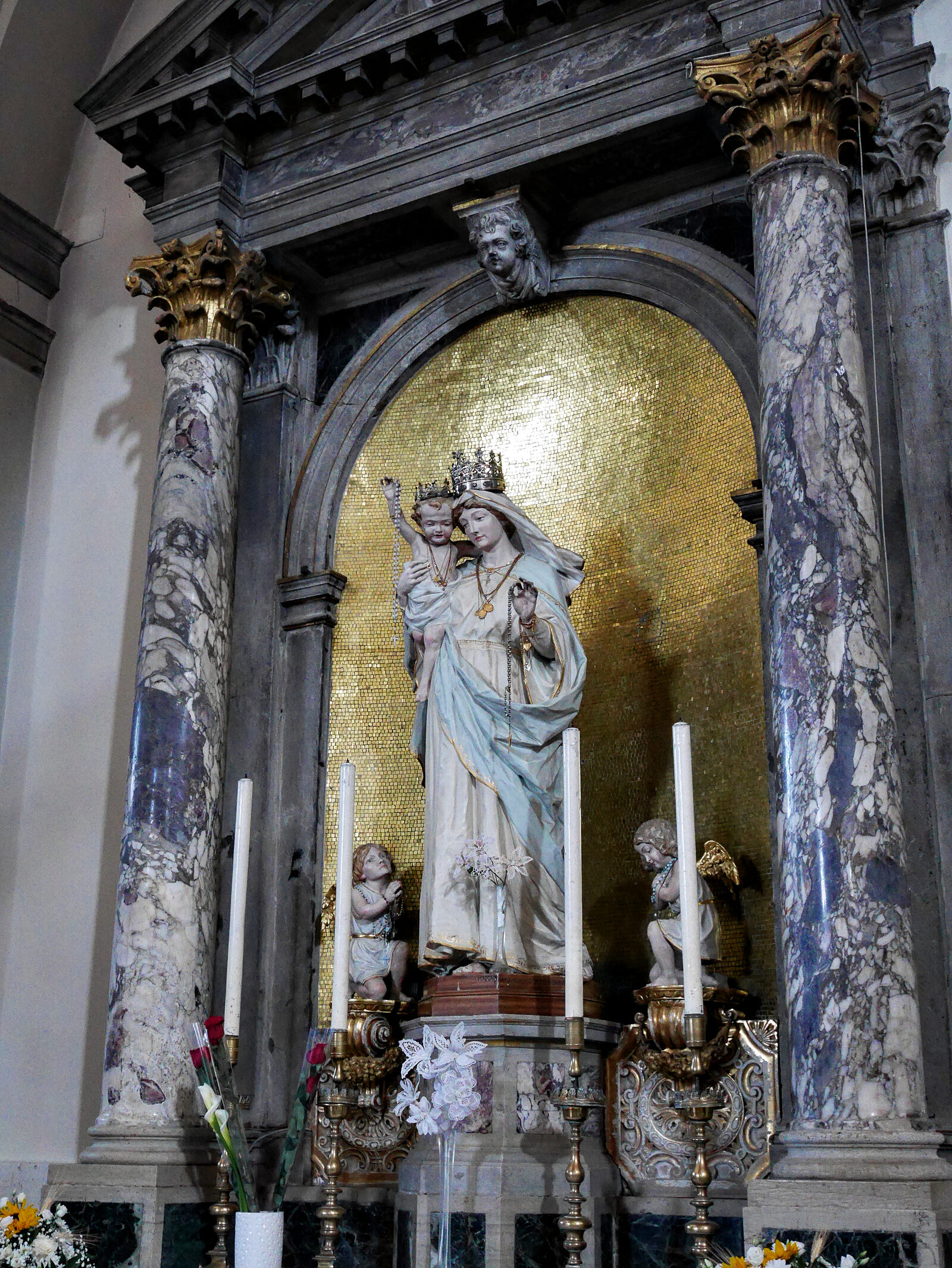 Burano : There's no escaping the golden mosaics while you're in the lagoon