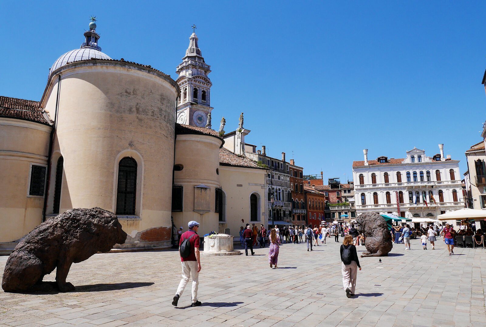 Campo Santa Maria Formosa : Looking north across the campo