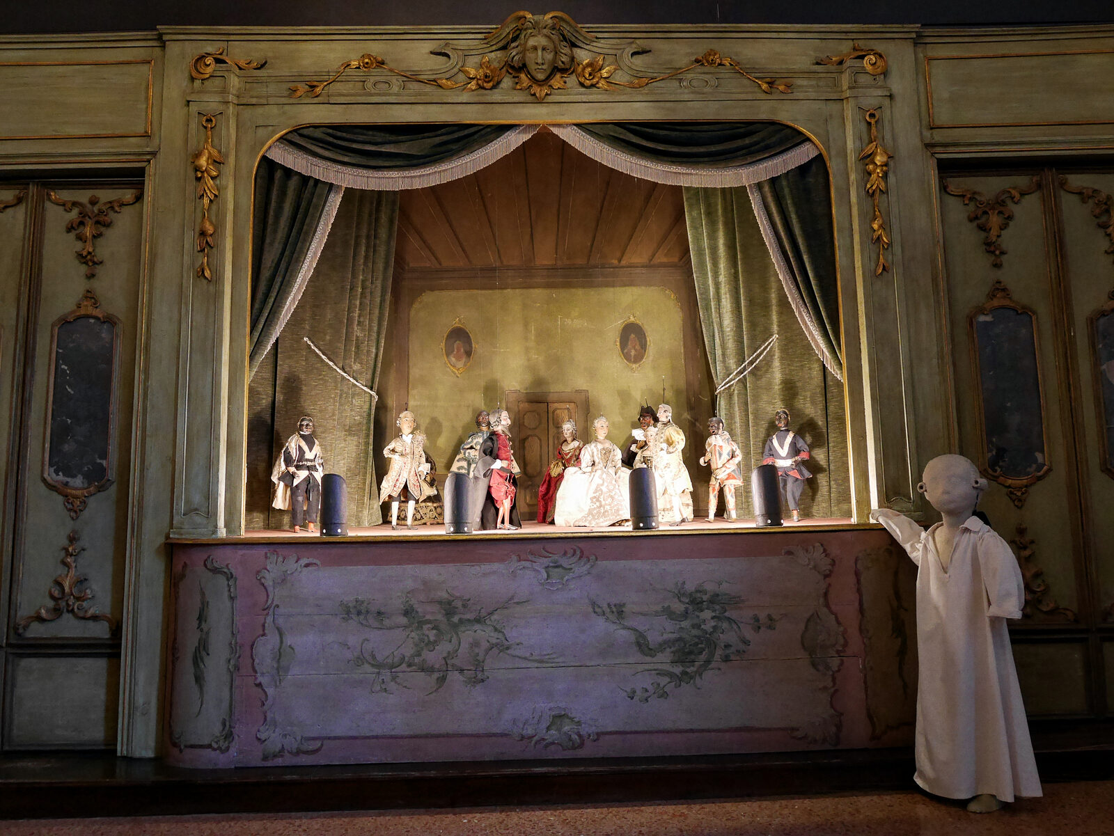 Carlo Goldoni's House : One of the last puppet theatres - that were once common in the patrician houses of the 18th century- with its authentic collection of marionettes