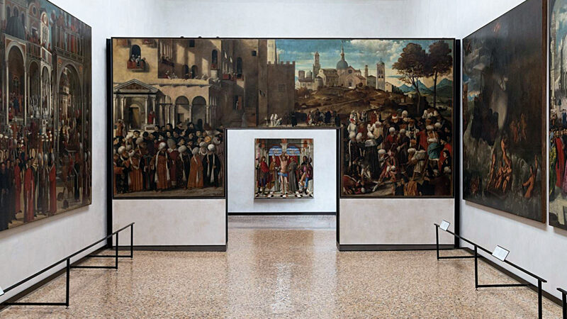 Accademia Galleries : One of the 37 halls of the Gallery