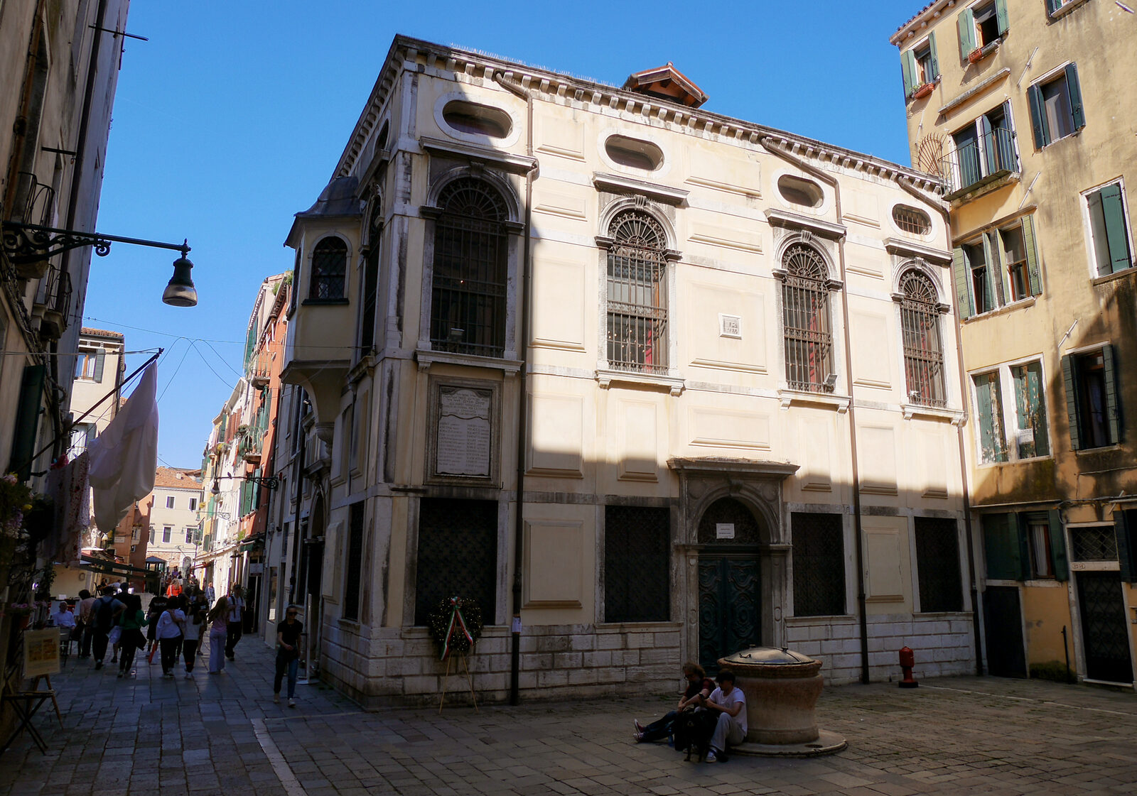 Ghetto Ebraico : The first stop is the Levantine Synagogue, one of the earliest built at ground level. Until then, limited space meant synagogues were tucked into attic rooms.