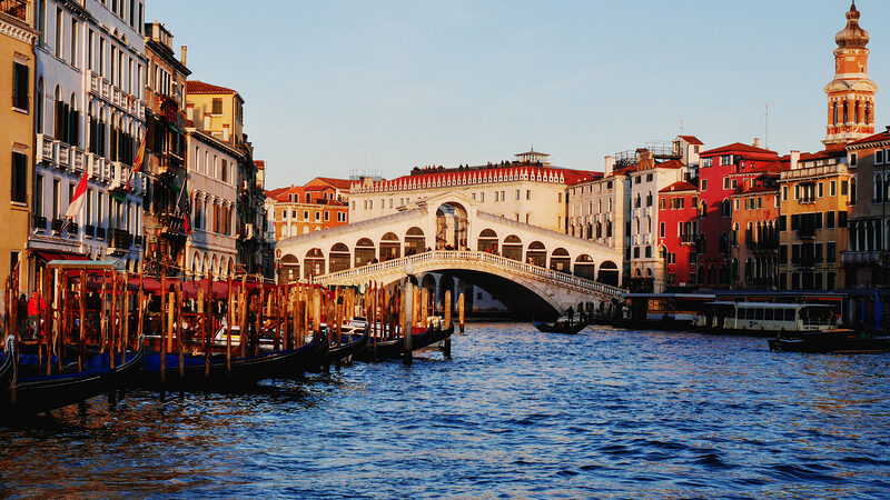 Canal Grande : Até 1854, Ponte de Rialto era a única ponte sobre o Grande Canal