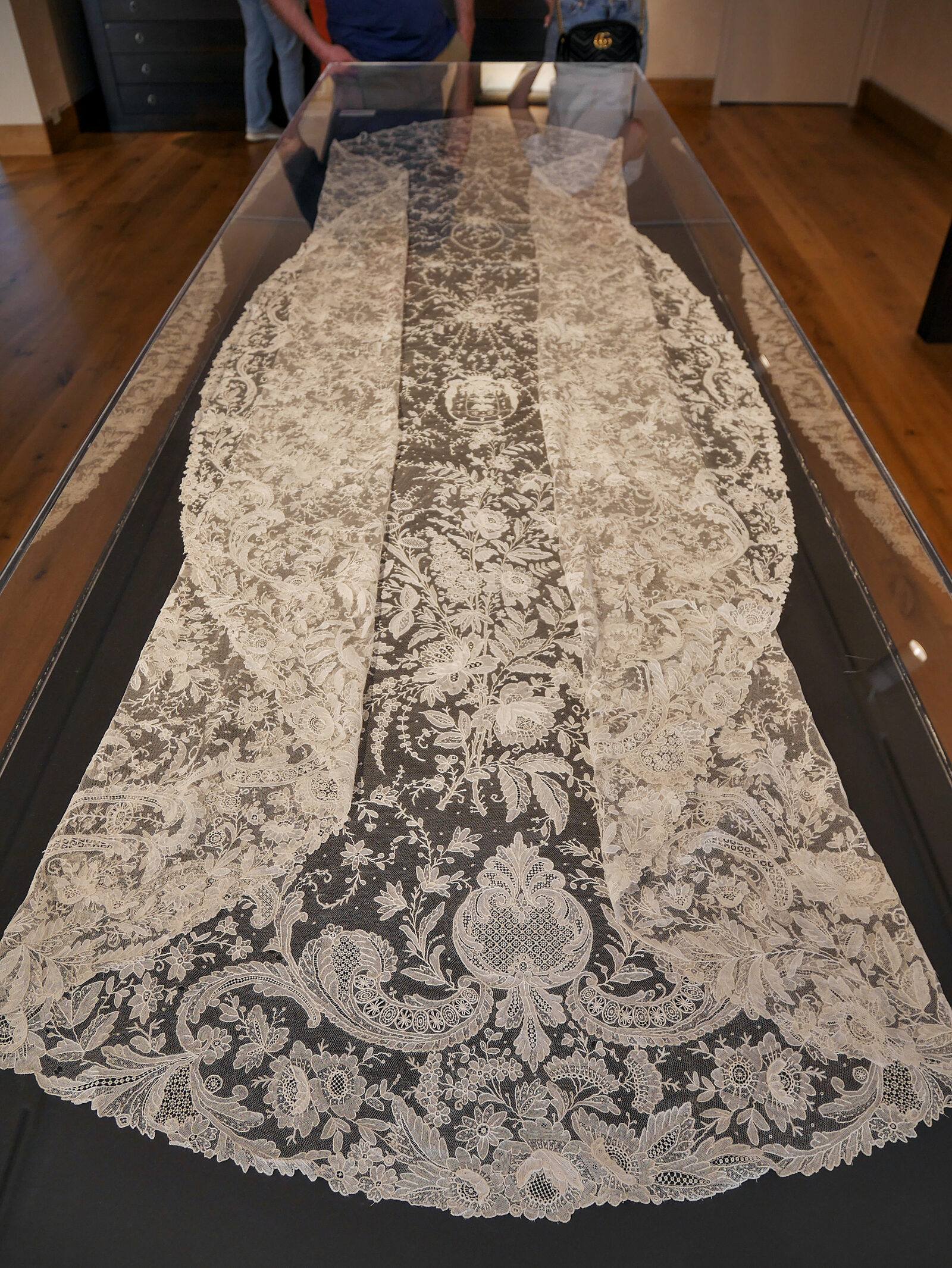 Lace Museum : This large veil reveals an incredible amount of intricate detail