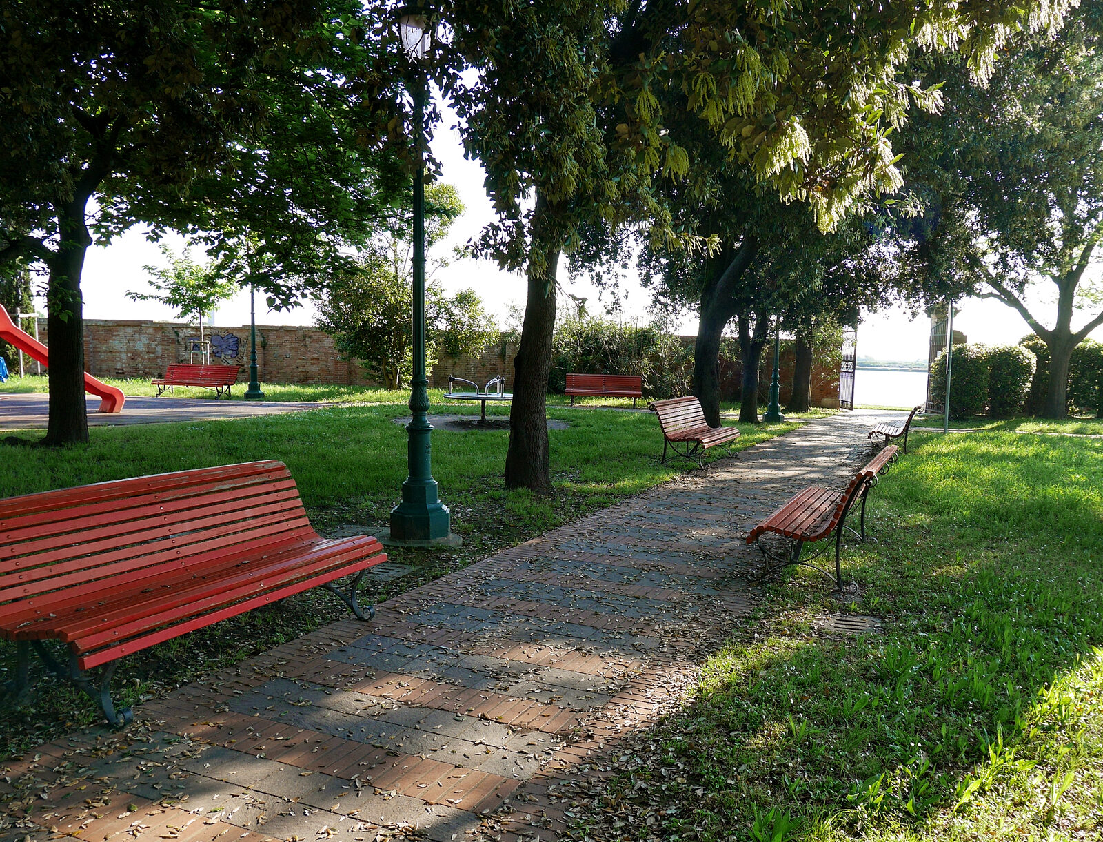 Mazzorbo : At the northern tip, near the vineyards, you'll find a shaded park with a playground
