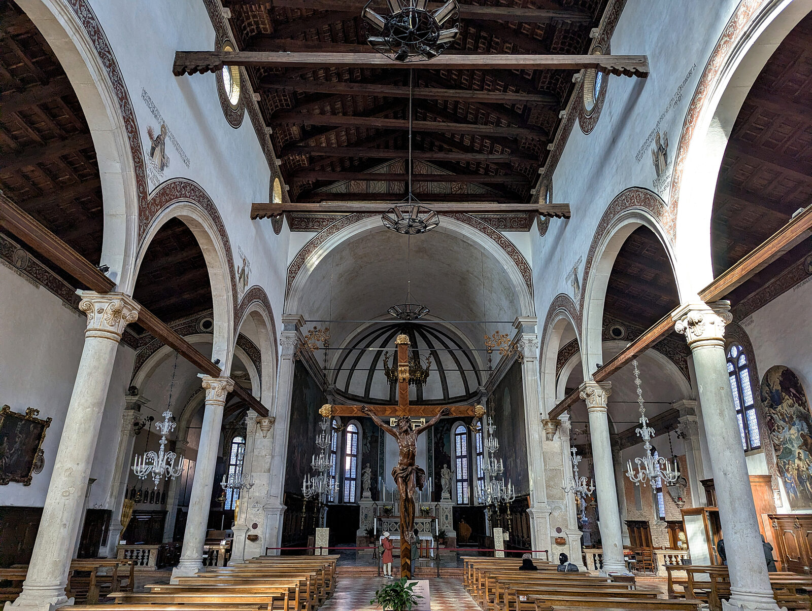 Murano : The church's interior stands out for its spaciousness and impressive height