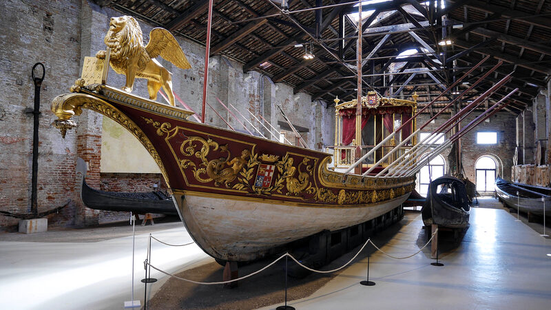 Naval History Museum : Inside the former oar joinery of the adjacent Arsenale, the Ships Pavilion displays one of its star exhibits: the Scalè Reale — a boat built in the early 19th century to transport high-ranking guests
