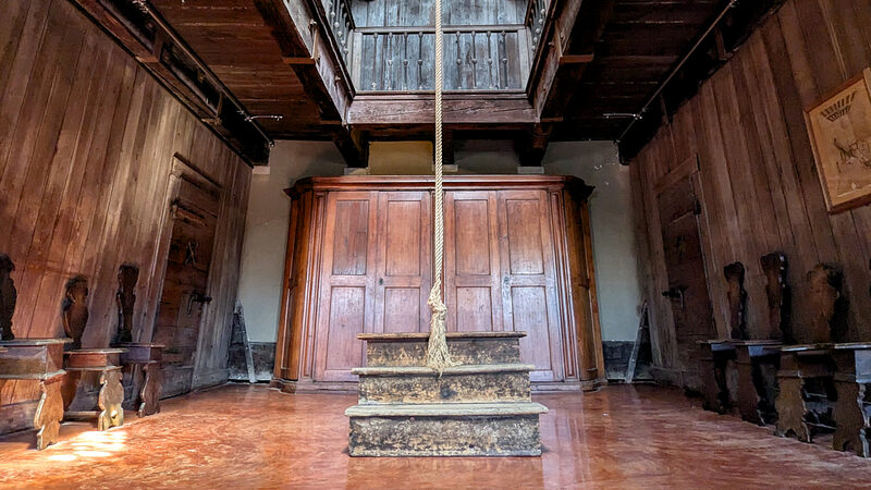 Palazzo Ducale : In the torture chamber, prisoners had their hands bound behind their backs and were hoisted upward — a method designed to quickly extract confessions