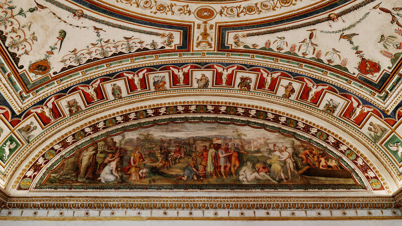 Palazzo Grimani : The lunette painting depicts an allegorical Roman scene, symbolizing the origins and accomplishments of the Grimani family