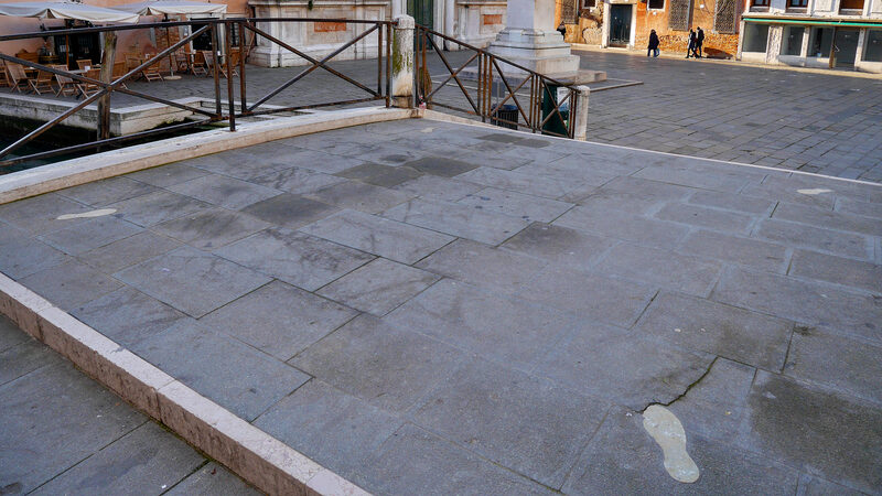 Ponte dei Pugni : Non era l'unico ponte teatro di simili scontri: anche a Cannaregio c'era il Ponte Santa Fosca.
