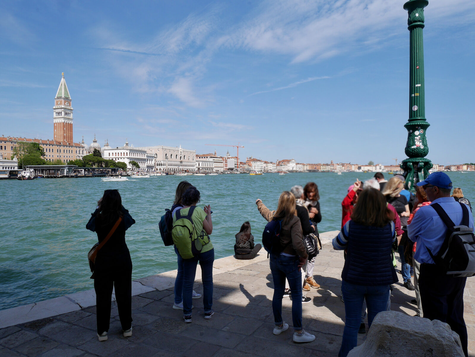 Punta della Dogana : But that peace usually doesn’t last long, as people tend to arrive in waves and quickly fill the space.