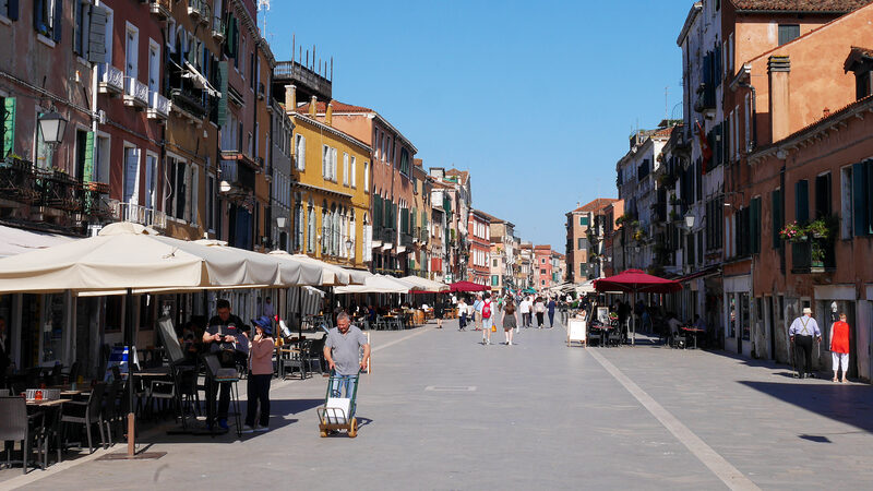 Riva degli Schiavoni : Via Garibaldi: o cotidiano veneziano longe dos turistas