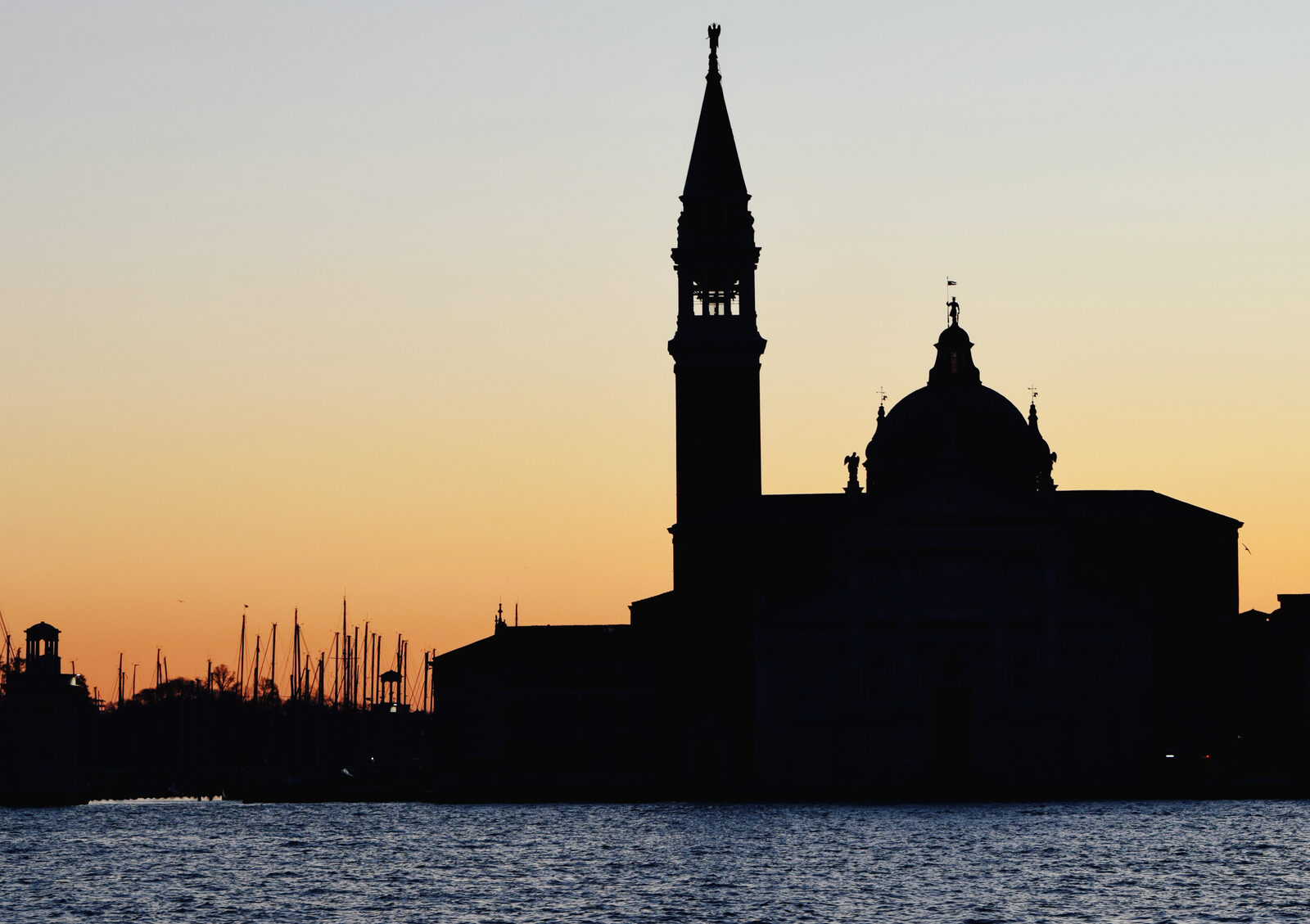 San Giorgio Maggiore : Right before sunrise, from Punta della Dogana