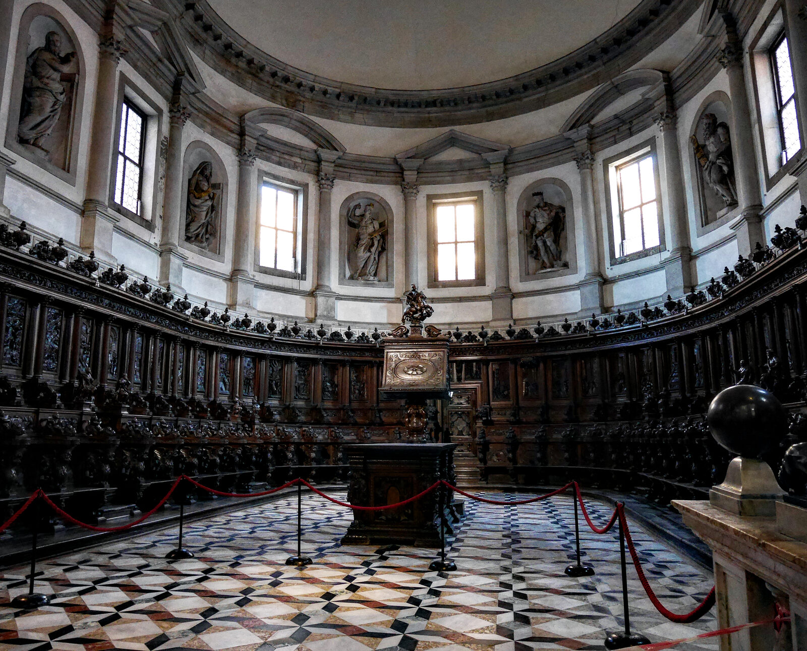San Giorgio Maggiore : Positioned behind the altar, the choir area embodies the grandeur and elegance of the church