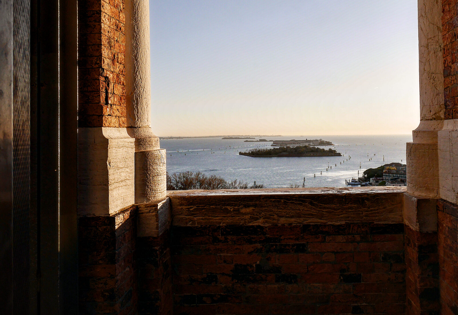 San Giorgio Maggiore : We can take a moment to catch our breath while gazing towards the south, where the lagoon meets the Adriatic Sea