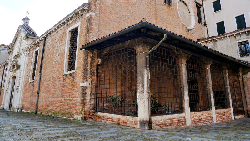 San Nicolo dei Mendicoli : Once a common feature of Venetian churches, this portico was a meeting spot for poor religious women