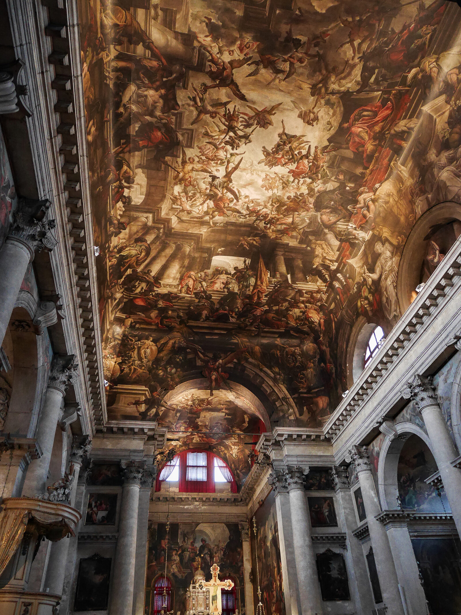 San Pantalon : The church is renowned for its vast ceiling painting