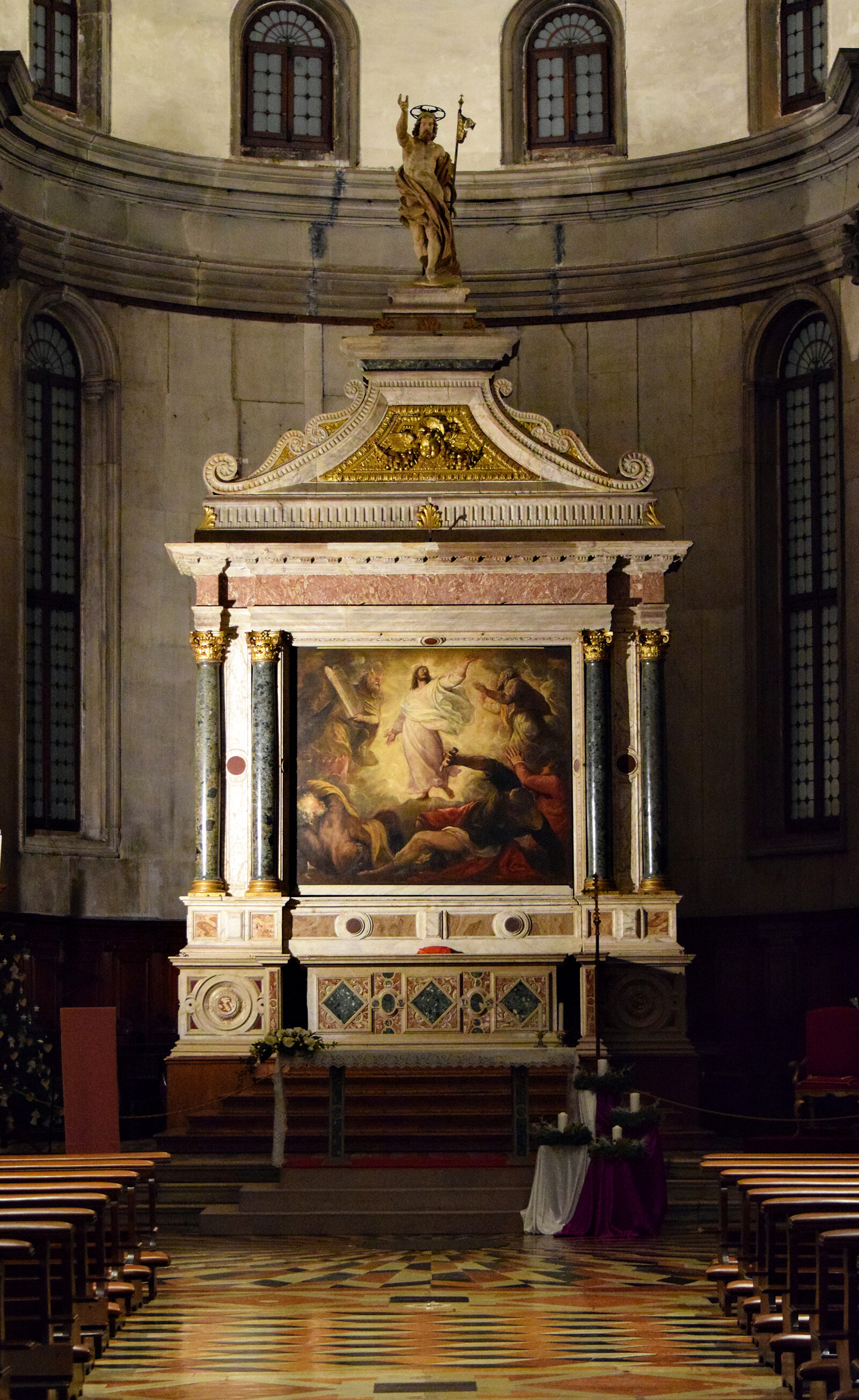 San Salvador : Titian’s 'Transfiguration of Christ' graces the high altar
