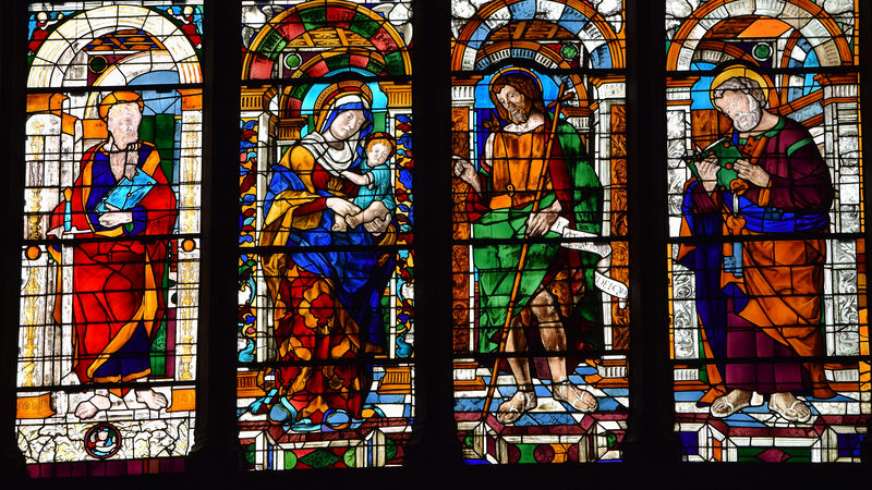 Santi Giovanni e Paolo : A closer shot of the stained glass, showing the lovely details of the 'Coronation of the Virgin'