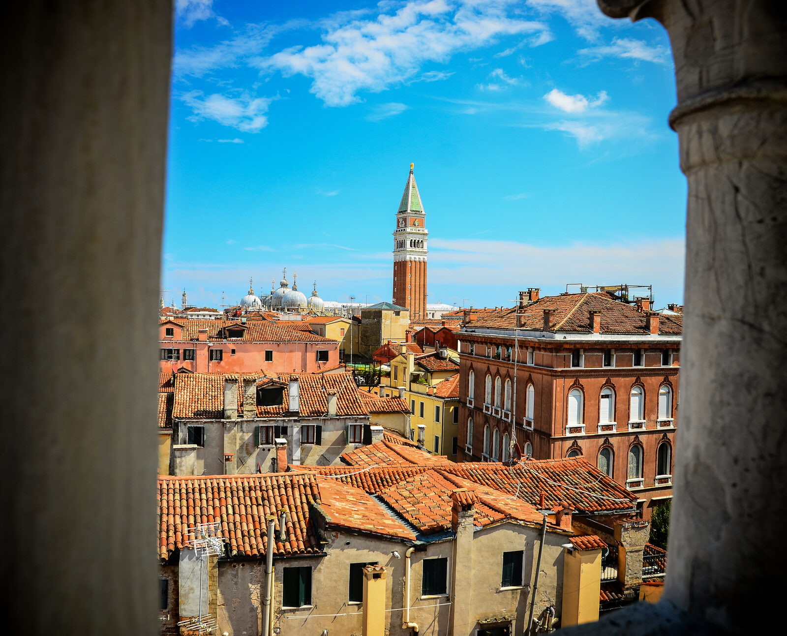 Palazzo Contarini del Bovolo : One last view of the San Marco Campanile and the five cupolas of St. Mark's Basilica before we head down to the small Tintoretto room