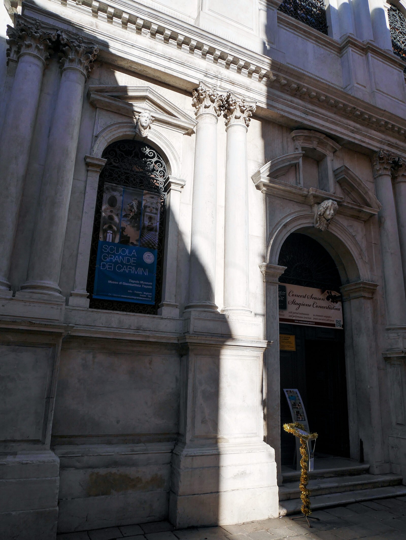 Scuola Grande Carmini : The facade and the entrance of Scuola dei Carmini