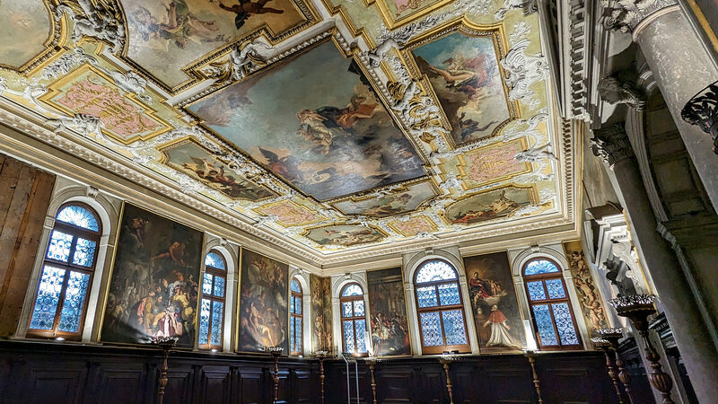 Scuola Grande dei Carmini : The capitular hall, the largest of the rooms, is adorned with the most precious works of the Scuola