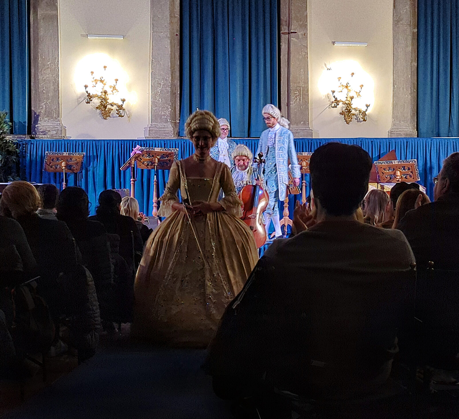 Scuola Grande di San Teodoro : The costumes are best appreciated when the performers enter and exit through the central aisle of the hall