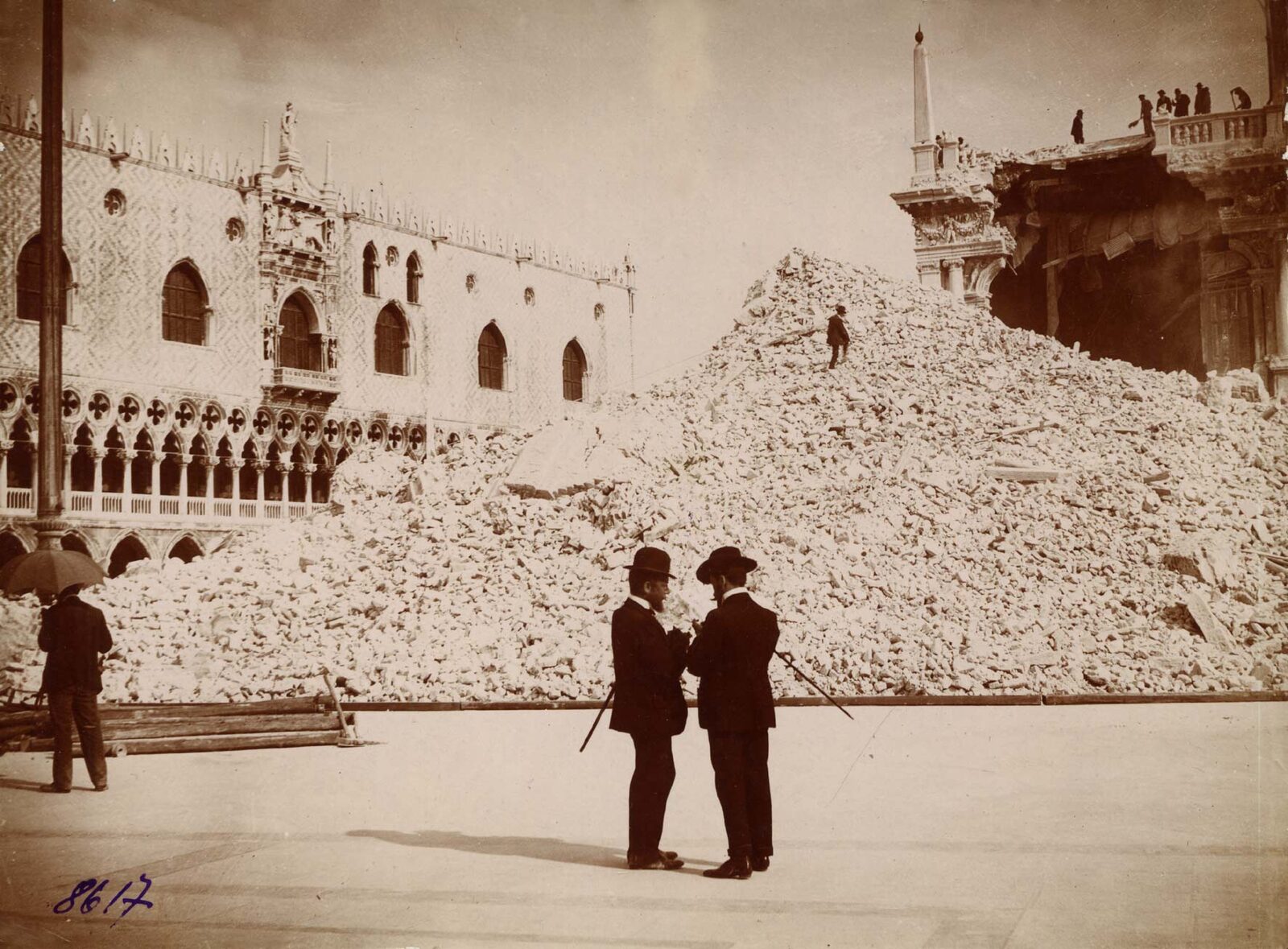 San Marco Campanile : This photo was taken shortly after the collapse of the tower in 1902