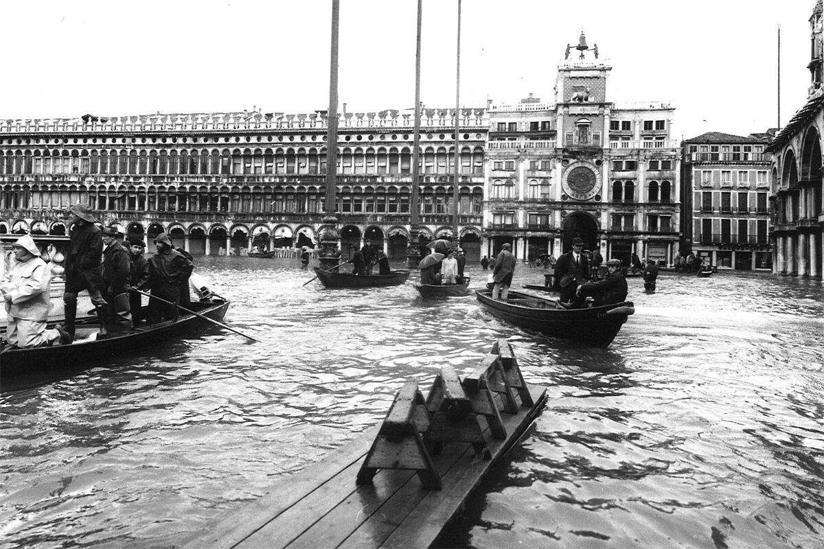 Piazza San Marco : On one occasion in 1966, the water level rose to almost 2 meters, completely transforming the square