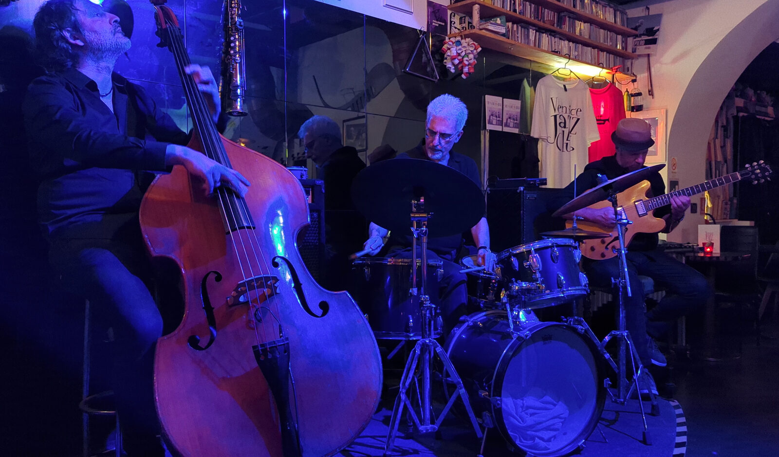 Venice Jazz Club : Alongside the playful piano, you’ll hear the deep groove of bass, the steady rhythm of drums, and the sharp edge of electric guitar