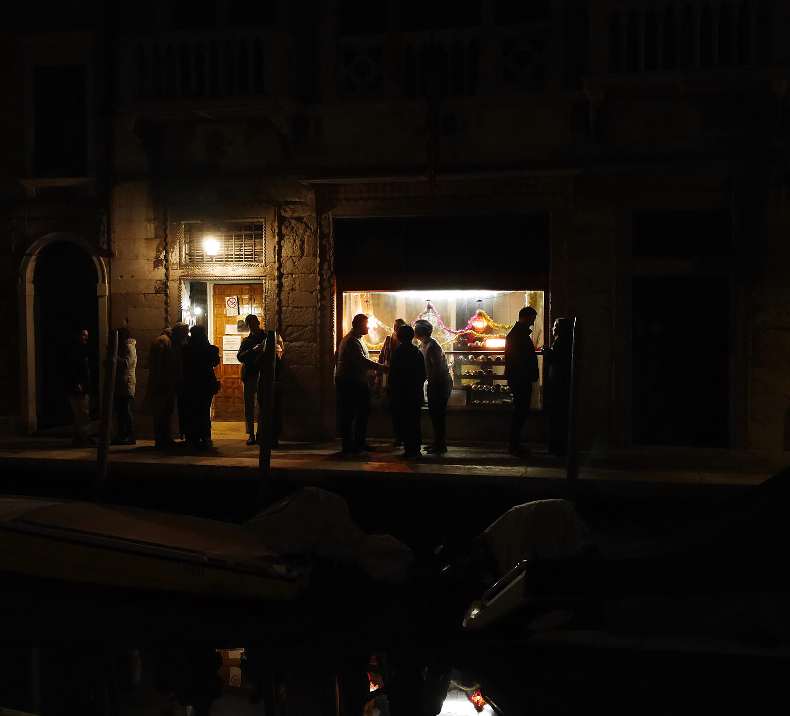 Venice Jazz Club : We always recommend booking ahead, but if it’s not full, you might sneak in during the break