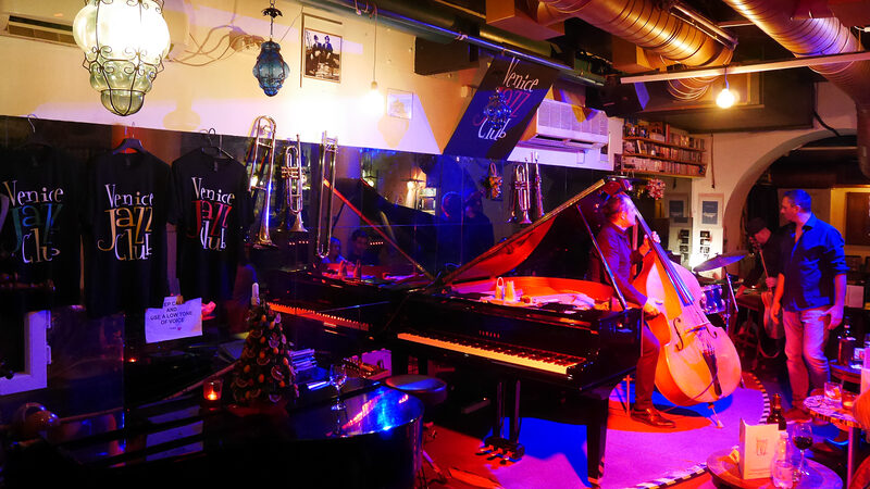 Venice Jazz Club : Frederico is ready to reclaim his seat at the piano — the break is over
